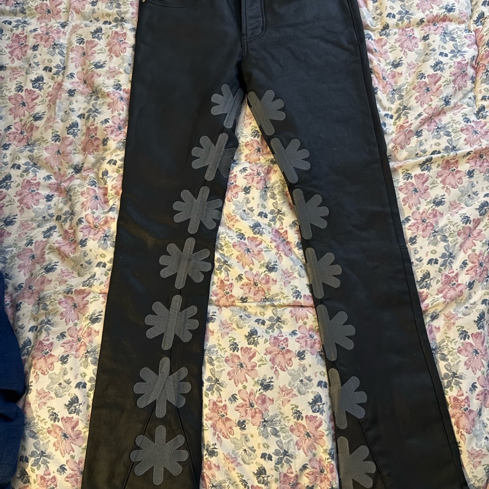 Los Angeles Showroom Black Pants